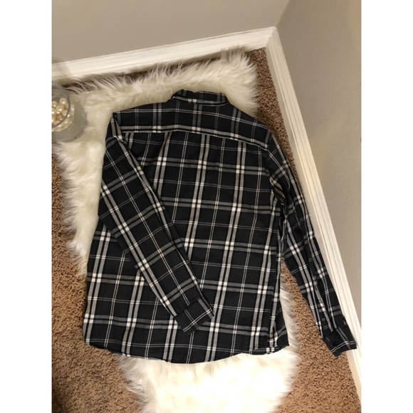 ❤️Forever 21 Button up - Picture 2 of 5